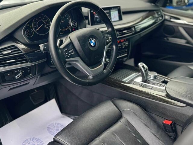 Серый БМВ Х5, объемом двигателя 3 л и пробегом 40 тыс. км за 8500 $, фото 13 на Automoto.ua