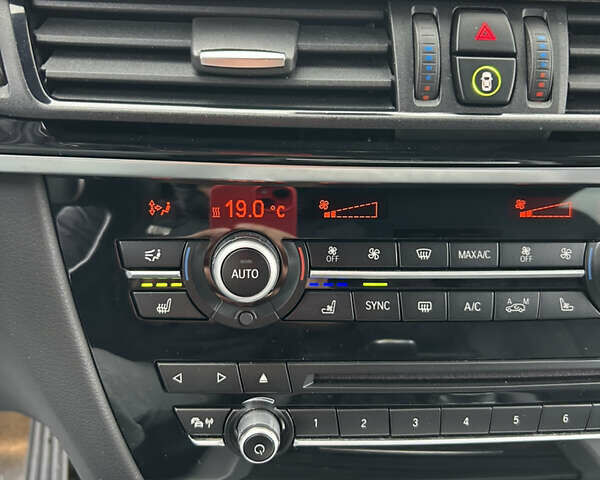 Сірий БМВ Х5, об'ємом двигуна 2.99 л та пробігом 67 тис. км за 45350 $, фото 39 на Automoto.ua