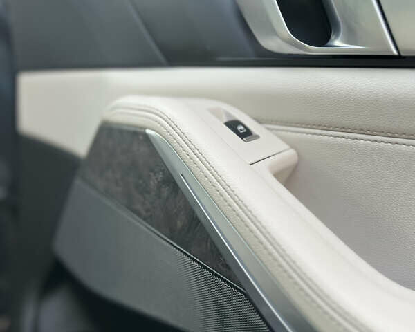 Серый БМВ Х5, объемом двигателя 3 л и пробегом 150 тыс. км за 48000 $, фото 30 на Automoto.ua