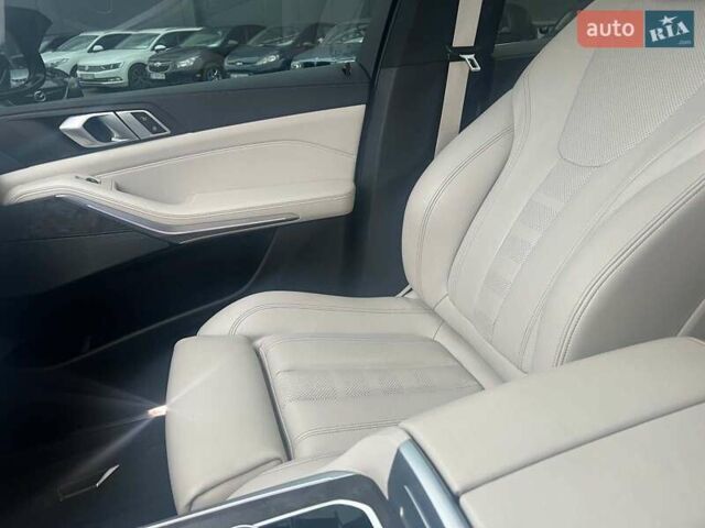 Серый БМВ Х5, объемом двигателя 3 л и пробегом 145 тыс. км за 48000 $, фото 26 на Automoto.ua