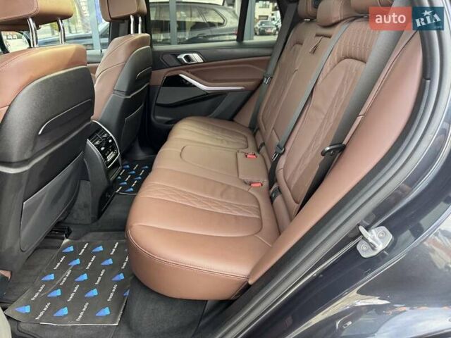 Серый БМВ Х5, объемом двигателя 3 л и пробегом 143 тыс. км за 71900 $, фото 33 на Automoto.ua