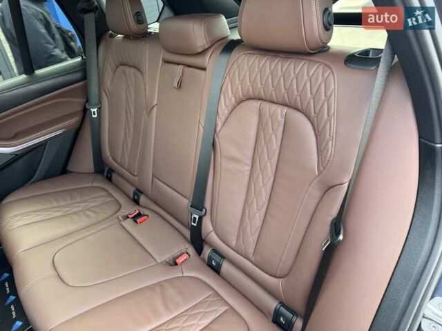 Серый БМВ Х5, объемом двигателя 3 л и пробегом 143 тыс. км за 71900 $, фото 34 на Automoto.ua