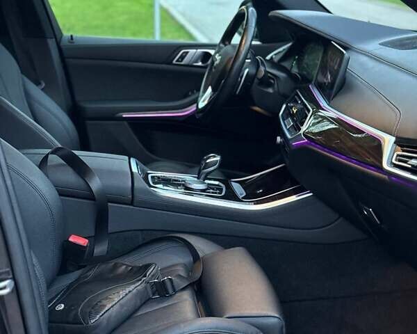 Серый БМВ Х5, объемом двигателя 3 л и пробегом 110 тыс. км за 45000 $, фото 64 на Automoto.ua