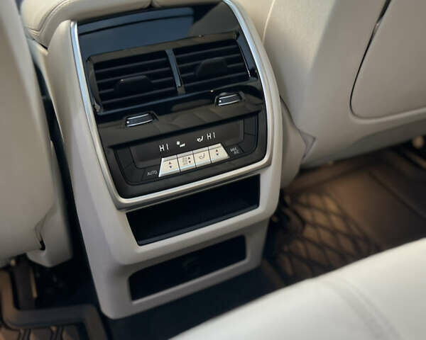 Серый БМВ Х5, объемом двигателя 3 л и пробегом 150 тыс. км за 48000 $, фото 27 на Automoto.ua