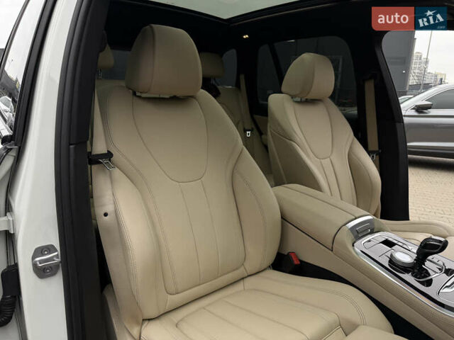 Серый БМВ Х5, объемом двигателя 3 л и пробегом 160 тыс. км за 41500 $, фото 31 на Automoto.ua