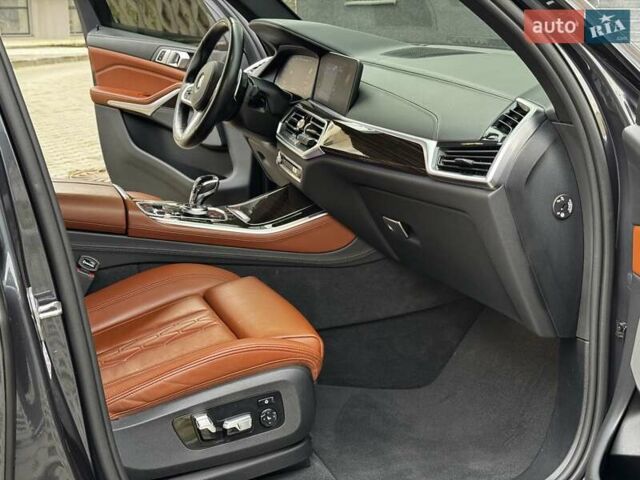 Серый БМВ Х5, объемом двигателя 2.99 л и пробегом 114 тыс. км за 63750 $, фото 62 на Automoto.ua