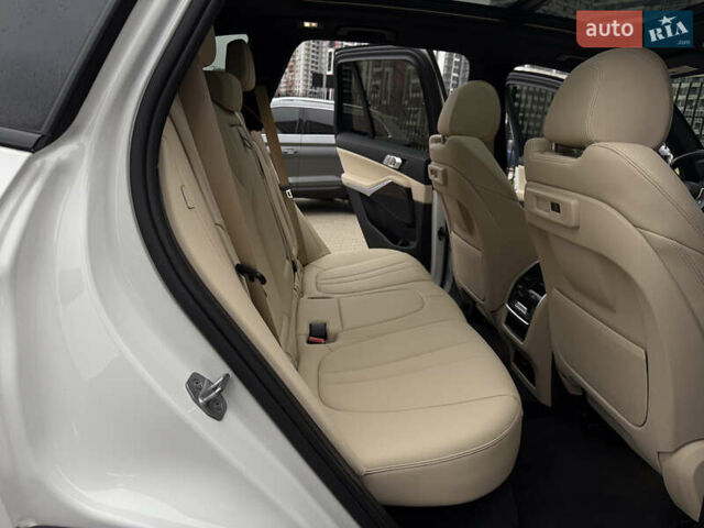 Серый БМВ Х5, объемом двигателя 3 л и пробегом 160 тыс. км за 41500 $, фото 27 на Automoto.ua