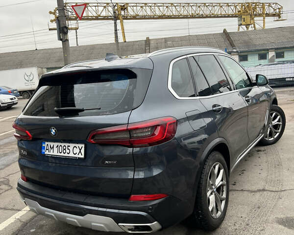 Сірий БМВ Х5, об'ємом двигуна 2 л та пробігом 100 тис. км за 52000 $, фото 2 на Automoto.ua
