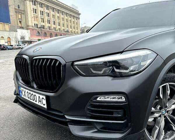 Сірий БМВ Х5, об'ємом двигуна 3 л та пробігом 95 тис. км за 57499 $, фото 2 на Automoto.ua