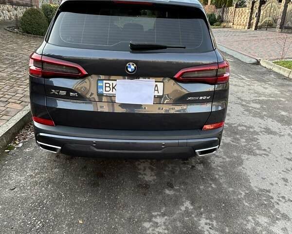 Сірий БМВ Х5, об'ємом двигуна 2.99 л та пробігом 130 тис. км за 50500 $, фото 7 на Automoto.ua