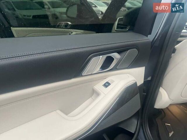 Серый БМВ Х5, объемом двигателя 3 л и пробегом 145 тыс. км за 48000 $, фото 27 на Automoto.ua