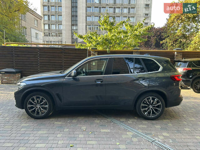 БМВ Х5 2019 в Днепре (Днепропетровске) на Automoto.ua Серый БМВ Х5, объемом двигателя 2.99 л и пробегом 114 тыс. км за 54500 $, фото 1 на Automoto.ua