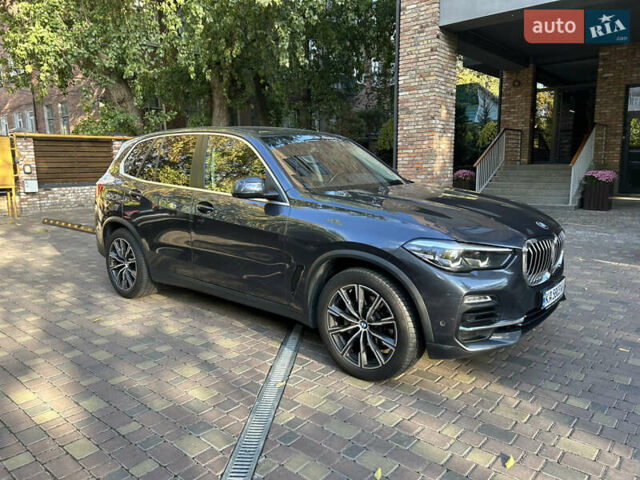 БМВ Х5 2019 в Днепре (Днепропетровске) на Automoto.ua Серый БМВ Х5, объемом двигателя 2.99 л и пробегом 114 тыс. км за 54500 $, фото 5 на Automoto.ua