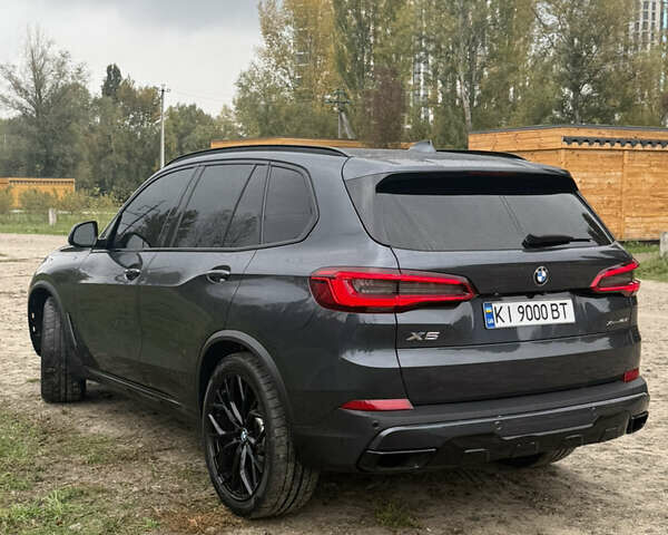 Серый БМВ Х5, объемом двигателя 3 л и пробегом 160 тыс. км за 50000 $, фото 4 на Automoto.ua