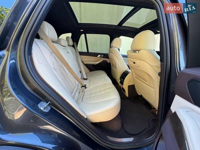 Сірий БМВ Х5, об'ємом двигуна 3 л та пробігом 161 тис. км за 18700 $, фото 5 на Automoto.ua