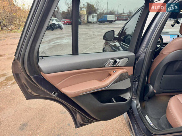 Серый БМВ Х5, объемом двигателя 2.99 л и пробегом 183 тыс. км за 54999 $, фото 16 на Automoto.ua