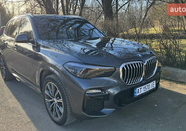 Серый БМВ Х5, объемом двигателя 3 л и пробегом 130 тыс. км за 52550 $, фото 59 на Automoto.ua