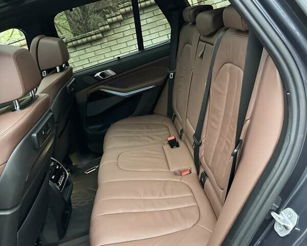 Серый БМВ Х5, объемом двигателя 3 л и пробегом 132 тыс. км за 61500 $, фото 46 на Automoto.ua