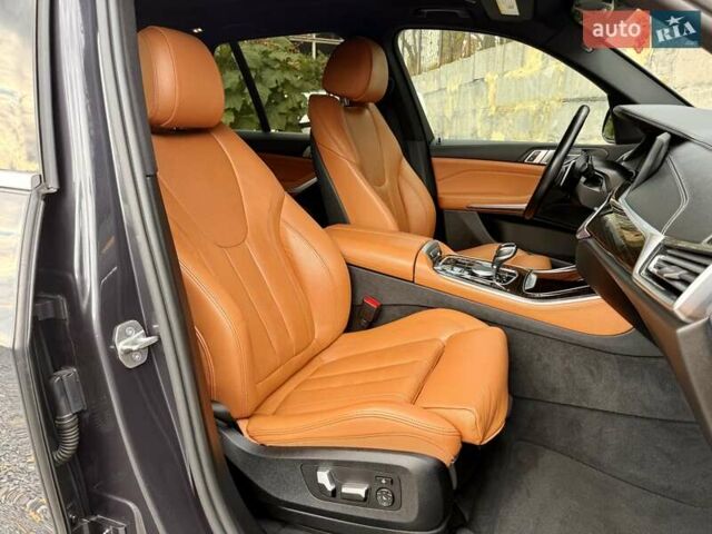 Серый БМВ Х5, объемом двигателя 3 л и пробегом 108 тыс. км за 53000 $, фото 11 на Automoto.ua