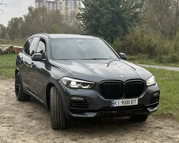 Серый БМВ Х5, объемом двигателя 3 л и пробегом 160 тыс. км за 50000 $, фото 1 на Automoto.ua
