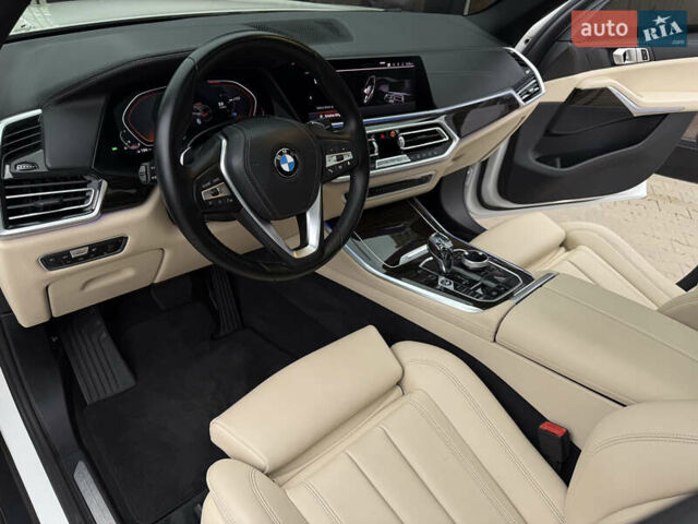 Серый БМВ Х5, объемом двигателя 3 л и пробегом 160 тыс. км за 41500 $, фото 19 на Automoto.ua