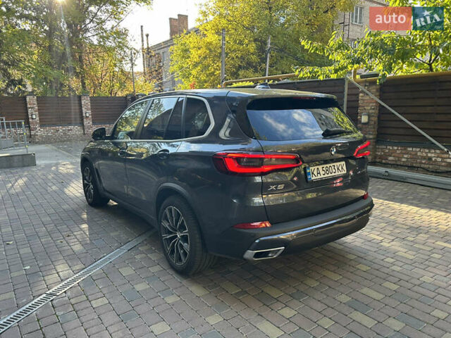 БМВ Х5 2019 в Днепре (Днепропетровске) на Automoto.ua Серый БМВ Х5, объемом двигателя 2.99 л и пробегом 114 тыс. км за 54500 $, фото 2 на Automoto.ua