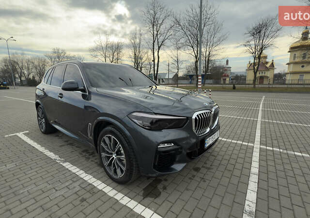 Серый БМВ Х5, объемом двигателя 3 л и пробегом 130 тыс. км за 52550 $, фото 1 на Automoto.ua