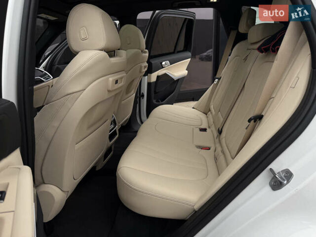 Серый БМВ Х5, объемом двигателя 3 л и пробегом 160 тыс. км за 41500 $, фото 23 на Automoto.ua