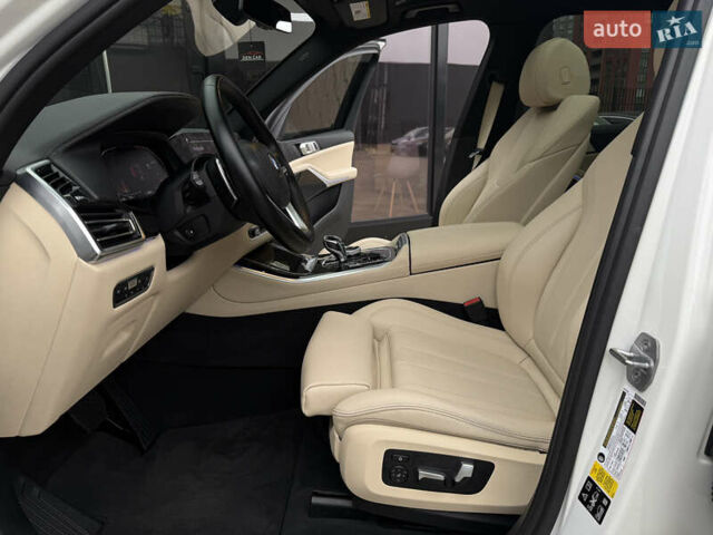 Серый БМВ Х5, объемом двигателя 3 л и пробегом 160 тыс. км за 41500 $, фото 21 на Automoto.ua