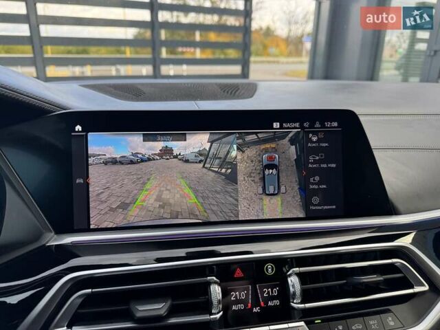 Серый БМВ Х5, объемом двигателя 3 л и пробегом 143 тыс. км за 71900 $, фото 26 на Automoto.ua