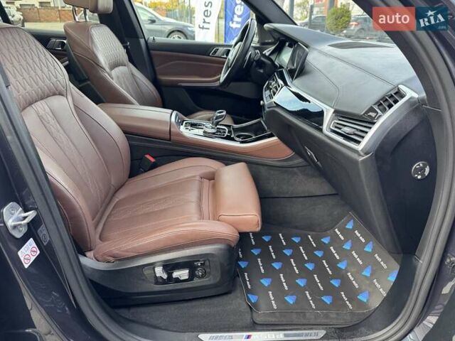 Серый БМВ Х5, объемом двигателя 3 л и пробегом 143 тыс. км за 71900 $, фото 44 на Automoto.ua