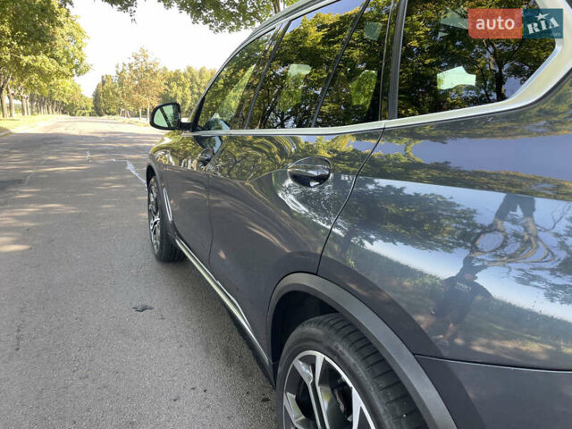Серый БМВ Х5, объемом двигателя 3 л и пробегом 187 тыс. км за 38100 $, фото 43 на Automoto.ua