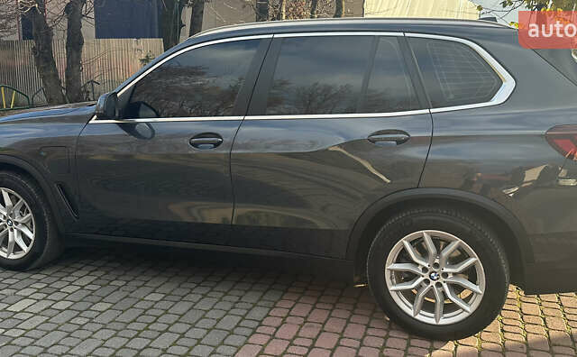 Серый БМВ Х5, объемом двигателя 0 л и пробегом 150 тыс. км за 55000 $, фото 4 на Automoto.ua