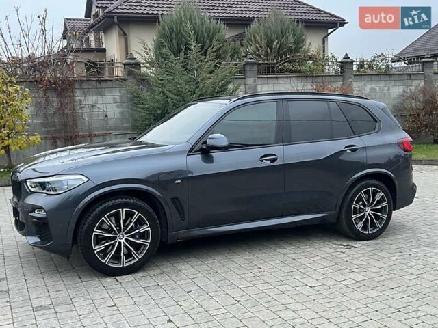 Серый БМВ Х5, объемом двигателя 3 л и пробегом 133 тыс. км за 58000 $, фото 2 на Automoto.ua