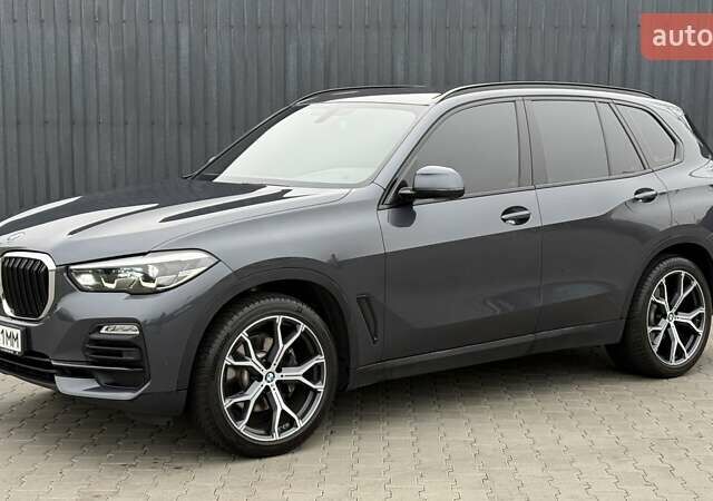 Серый БМВ Х5, объемом двигателя 2.99 л и пробегом 160 тыс. км за 59900 $, фото 1 на Automoto.ua