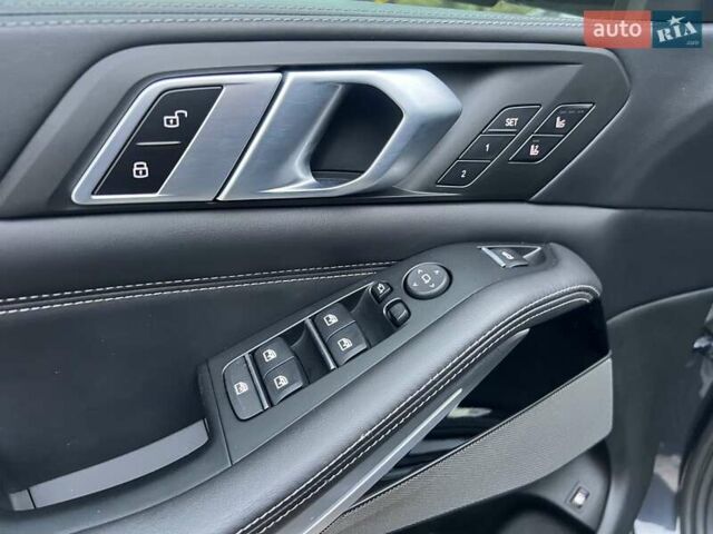 Серый БМВ Х5, объемом двигателя 3 л и пробегом 133 тыс. км за 58000 $, фото 29 на Automoto.ua