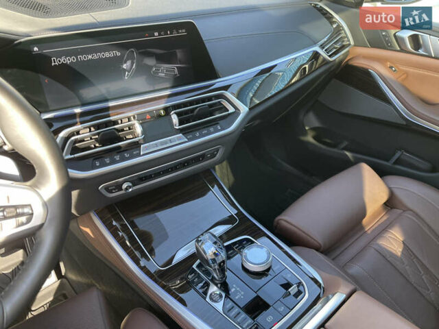 Сірий БМВ Х5, об'ємом двигуна 4.4 л та пробігом 50 тис. км за 100000 $, фото 15 на Automoto.ua
