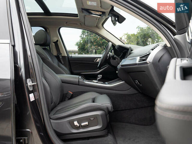 Серый БМВ Х5, объемом двигателя 3 л и пробегом 44 тыс. км за 63900 $, фото 13 на Automoto.ua