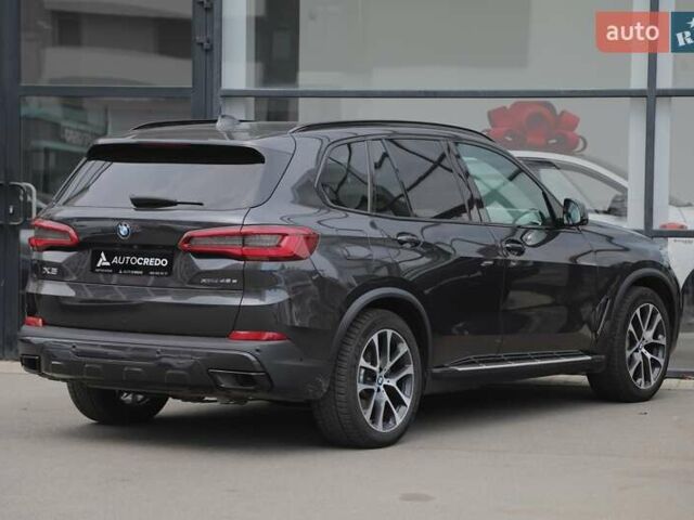 Серый БМВ Х5, объемом двигателя 3 л и пробегом 45 тыс. км за 62900 $, фото 3 на Automoto.ua