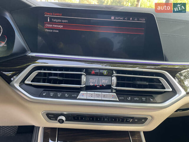 Серый БМВ Х5, объемом двигателя 3 л и пробегом 187 тыс. км за 38100 $, фото 32 на Automoto.ua