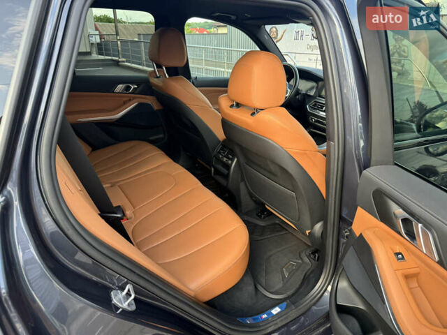 Серый БМВ Х5, объемом двигателя 3 л и пробегом 80 тыс. км за 65900 $, фото 24 на Automoto.ua