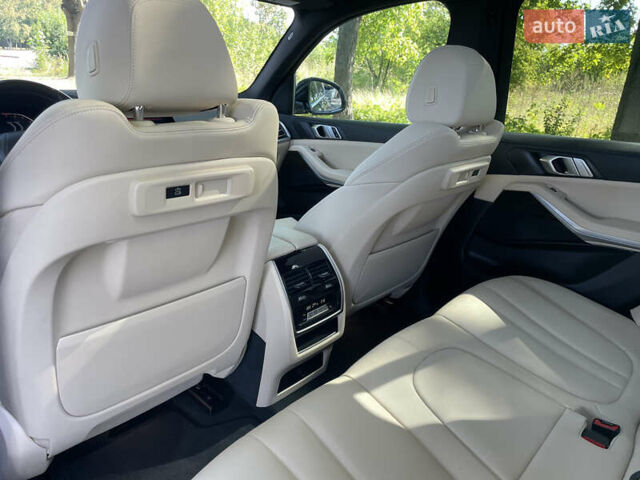 Серый БМВ Х5, объемом двигателя 3 л и пробегом 187 тыс. км за 38100 $, фото 34 на Automoto.ua