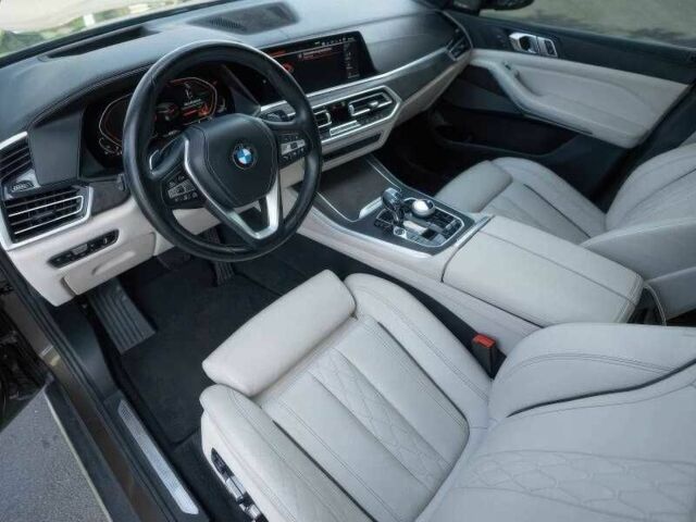 Серый БМВ Х5, объемом двигателя 3 л и пробегом 50 тыс. км за 40000 $, фото 8 на Automoto.ua