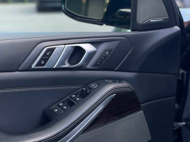 Серый БМВ Х5, объемом двигателя 3 л и пробегом 19 тыс. км за 57000 $, фото 6 на Automoto.ua