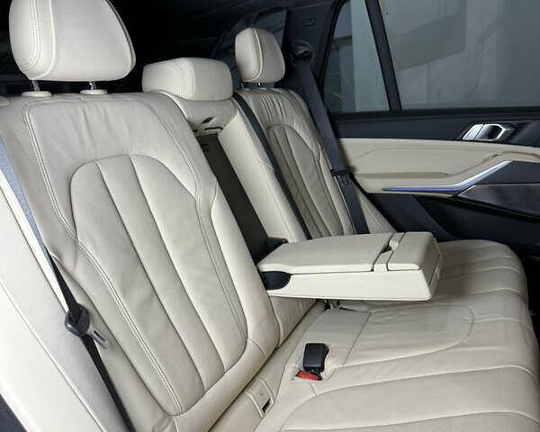 Серый БМВ Х5, объемом двигателя 3 л и пробегом 92 тыс. км за 49000 $, фото 62 на Automoto.ua