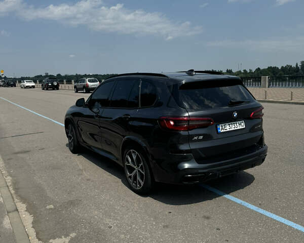 Серый БМВ Х5, объемом двигателя 3 л и пробегом 110 тыс. км за 53000 $, фото 3 на Automoto.ua