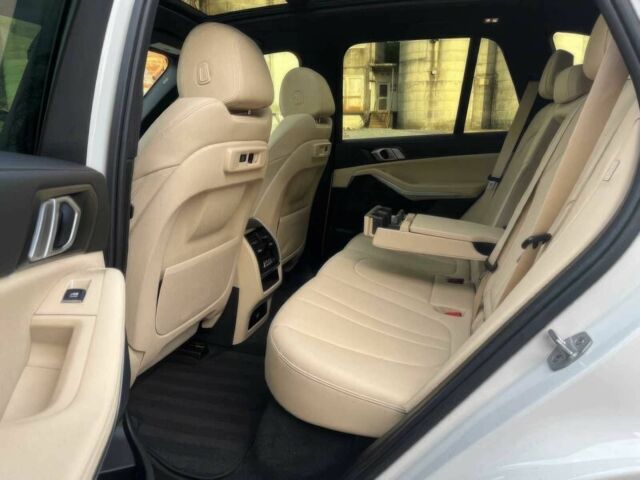 Серый БМВ Х5, объемом двигателя 3 л и пробегом 35 тыс. км за 7800 $, фото 11 на Automoto.ua