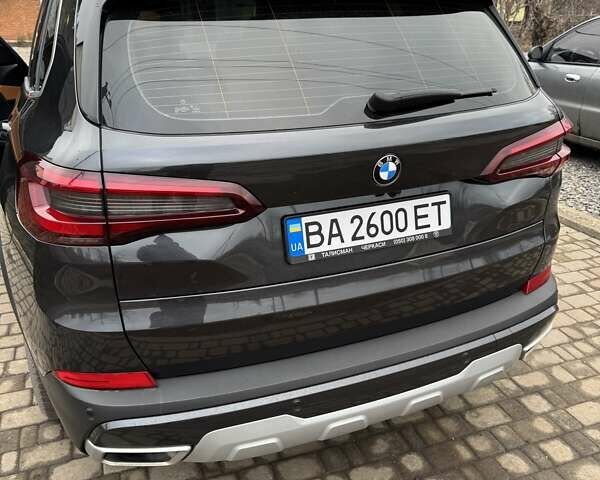 Серый БМВ Х5, объемом двигателя 2 л и пробегом 116 тыс. км за 55000 $, фото 11 на Automoto.ua