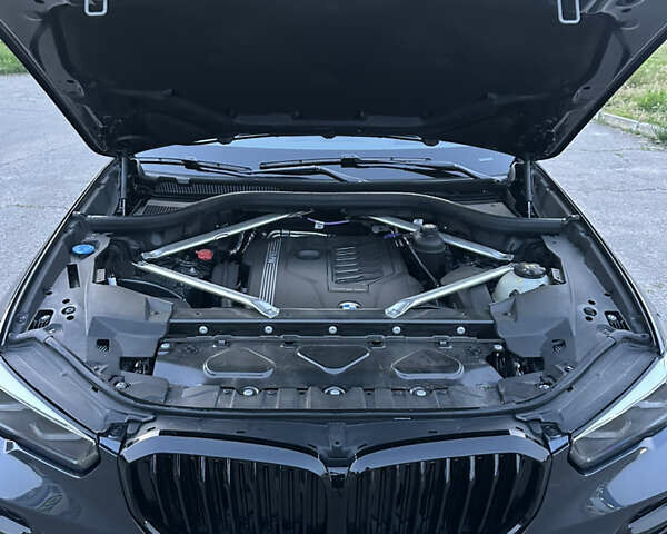 Серый БМВ Х5, объемом двигателя 3 л и пробегом 48 тыс. км за 64999 $, фото 32 на Automoto.ua