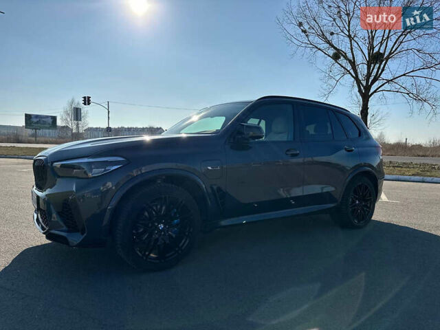 Серый БМВ Х5, объемом двигателя 3 л и пробегом 39 тыс. км за 65800 $, фото 2 на Automoto.ua